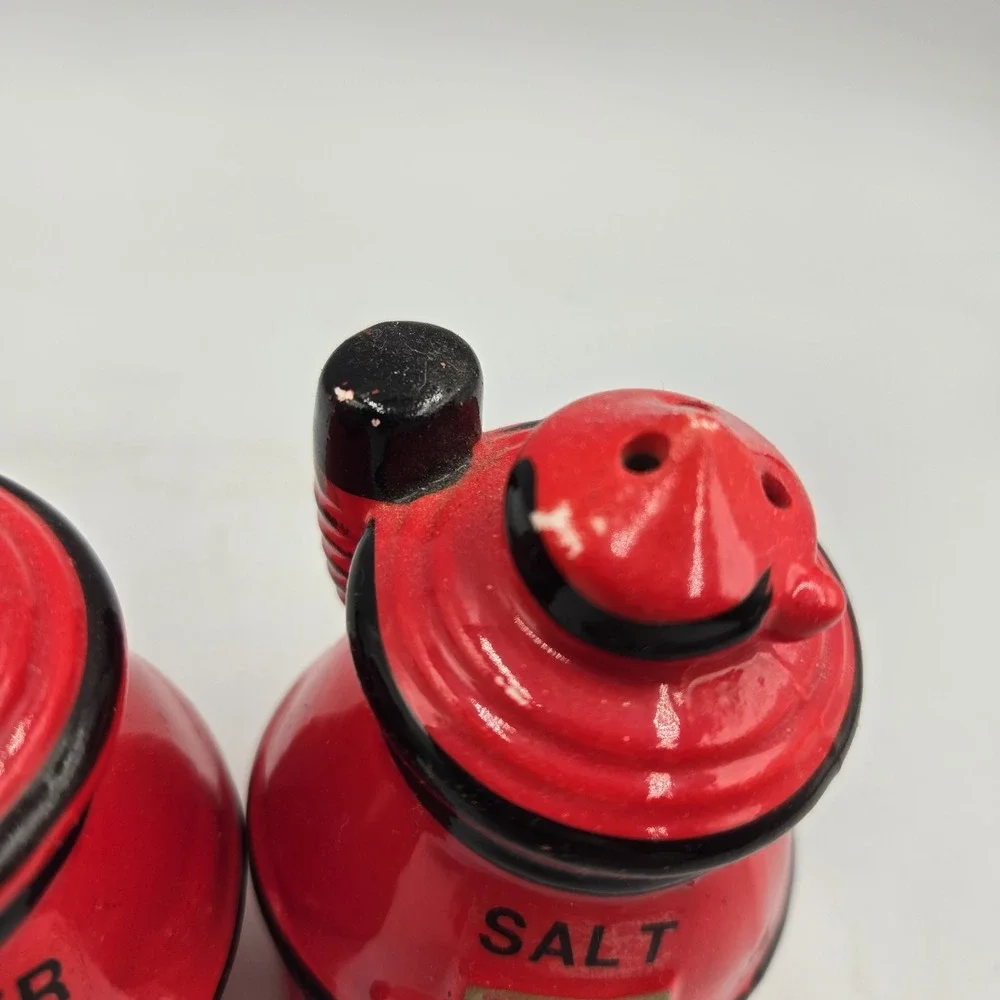 Vintage Pot Bellied Wood Stove Red Salt & Pepper Shakers Ceramic Made in Japan